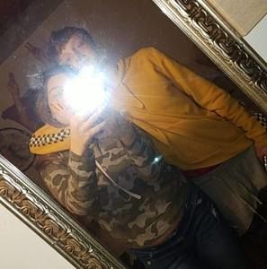 Meet your Posher, Derrick